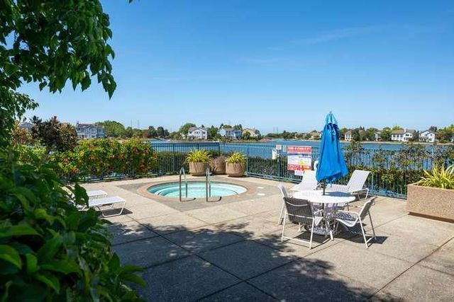300 Baltic Circle 318, Redwood City, CA 94065