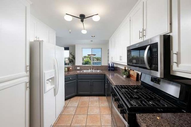300 Baltic Circle 318, Redwood City, CA 94065