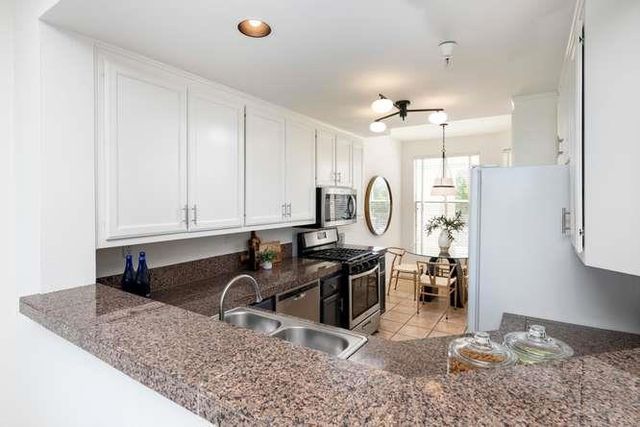300 Baltic Circle 318, Redwood City, CA 94065