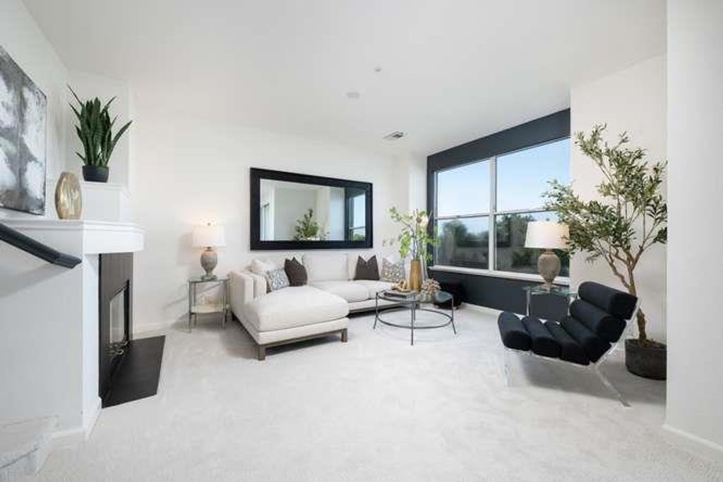 Image 10 of property listing at 300 Baltic Circle 318, Redwood City, CA 94065