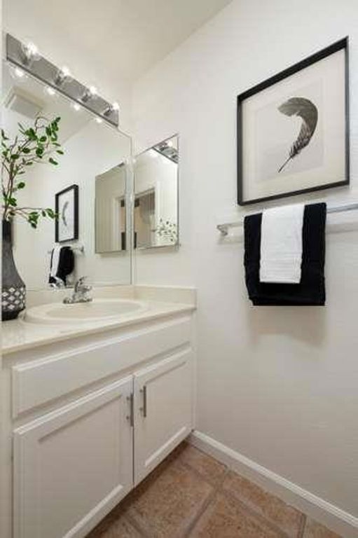 Image 11 of property listing at 300 Baltic Circle 318, Redwood City, CA 94065
