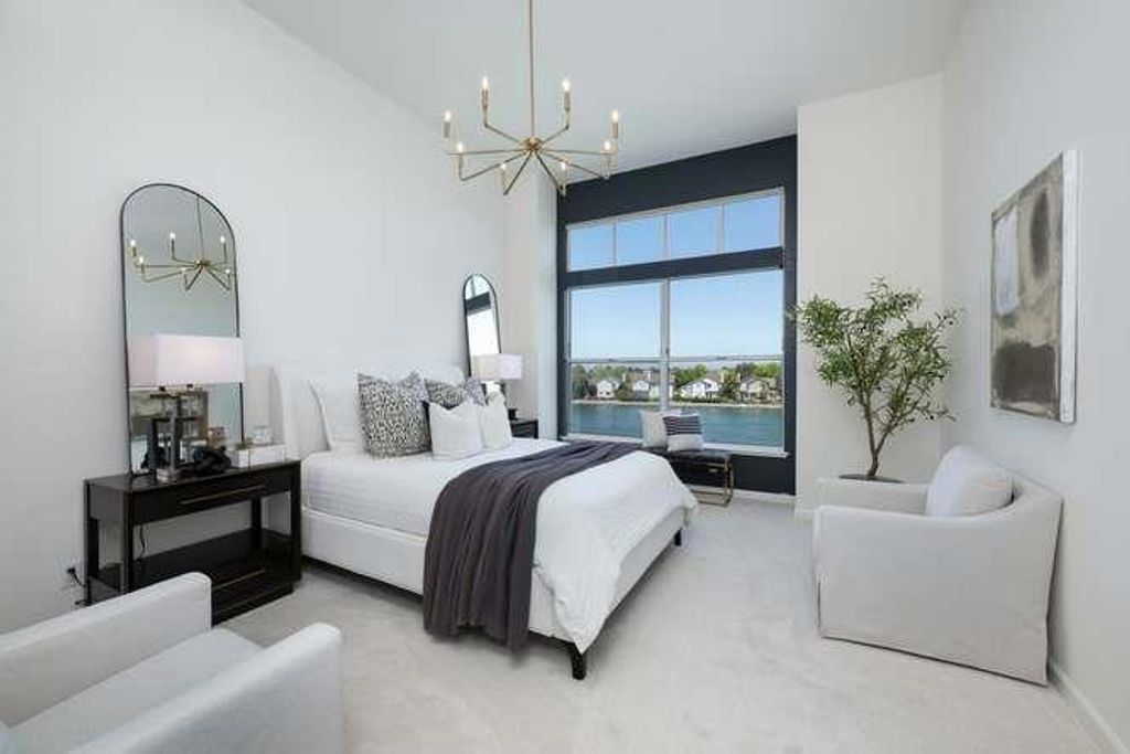 Image 12 of property listing at 300 Baltic Circle 318, Redwood City, CA 94065