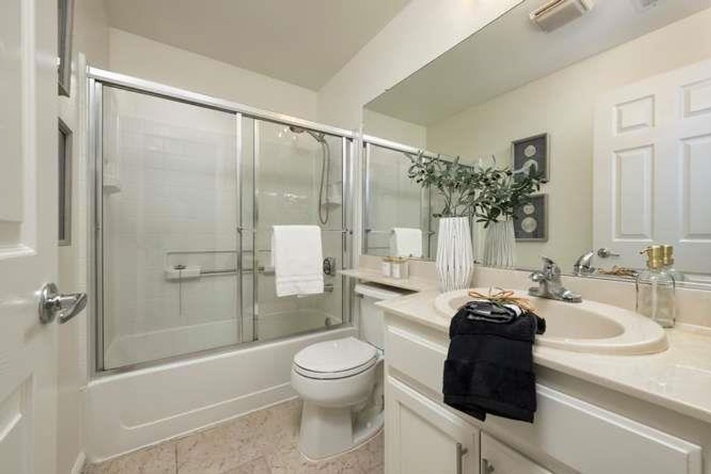 Image 18 of property listing at 300 Baltic Circle 318, Redwood City, CA 94065