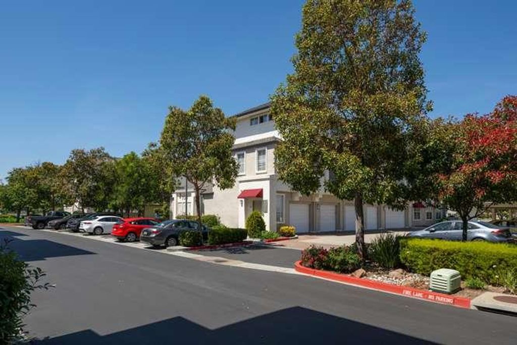 Image 22 of property listing at 300 Baltic Circle 318, Redwood City, CA 94065