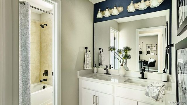 23732 E 33rd Place, Aurora, CO 80019