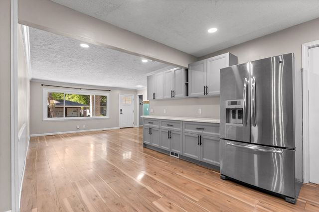 1609 W Berkeley Street, Springfield, MO 65807