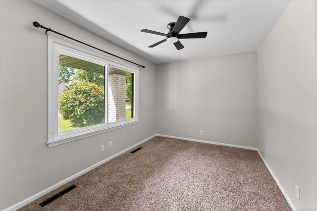 1609 W Berkeley Street, Springfield, MO 65807