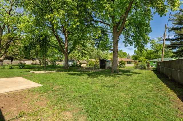 1609 W Berkeley Street, Springfield, MO 65807