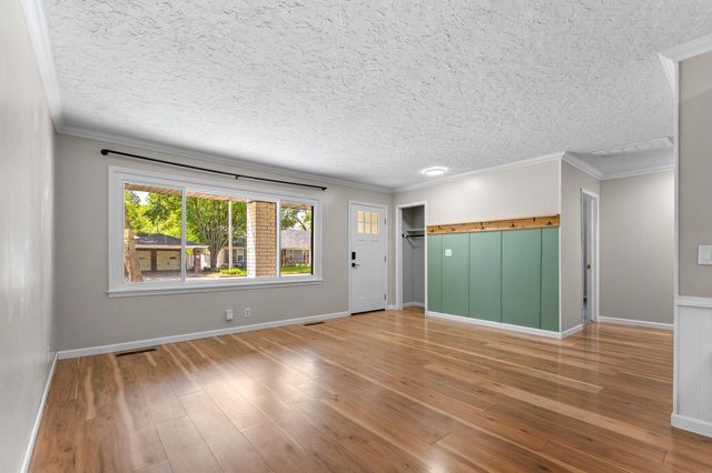 1609 W Berkeley Street, Springfield, MO 65807