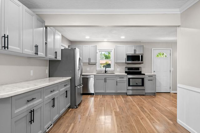 1609 W Berkeley Street, Springfield, MO 65807
