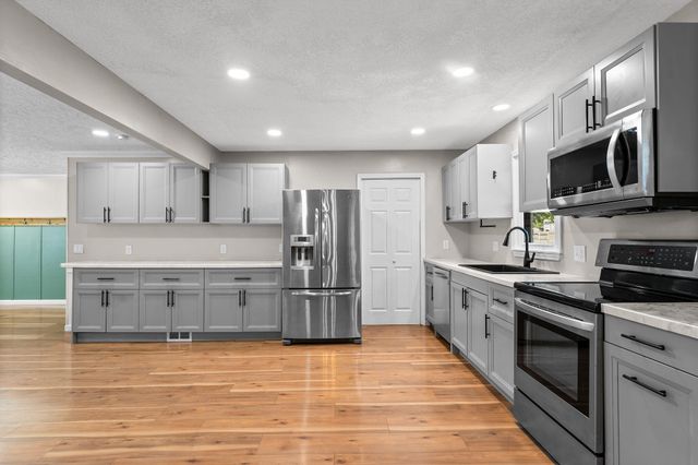 1609 W Berkeley Street, Springfield, MO 65807