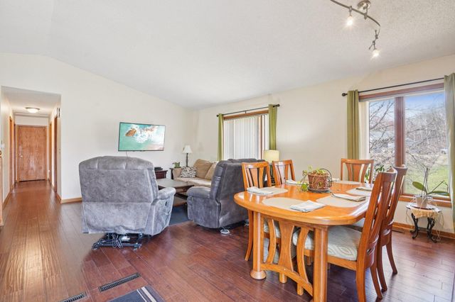 4467 Lynx Court, Eagan, MN 55123