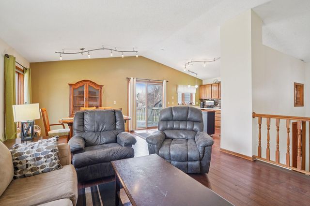 4467 Lynx Court, Eagan, MN 55123