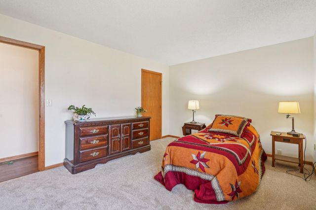 4467 Lynx Court, Eagan, MN 55123