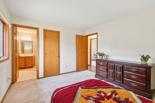 4467 Lynx Court, Eagan, MN 55123