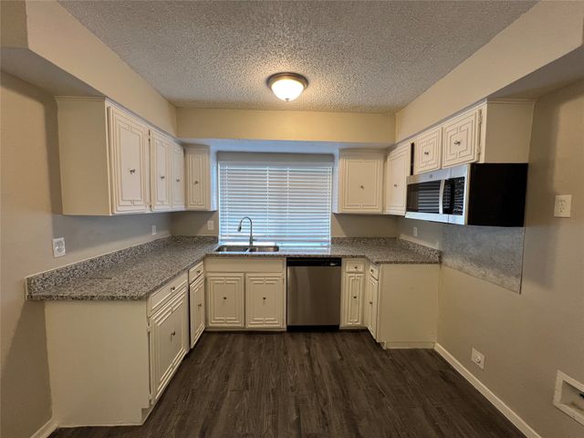 3037 Burning Tree Lane, Garland, TX 75042