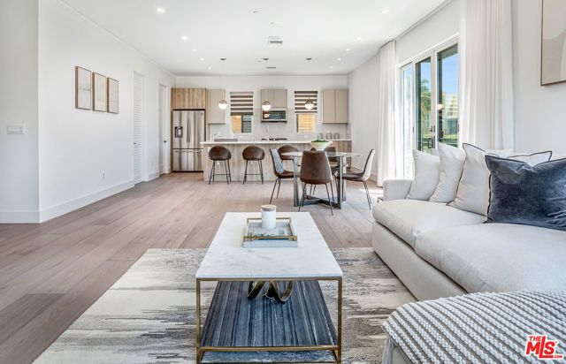 1573 Hi Point Street, Los Angeles, CA 90035