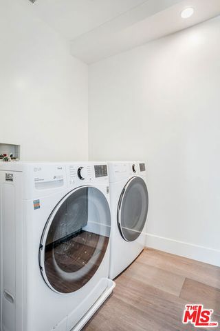 1573 Hi Point Street, Los Angeles, CA 90035