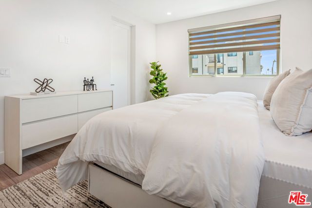 1573 Hi Point Street, Los Angeles, CA 90035