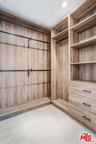 1573 Hi Point Street, Los Angeles, CA 90035