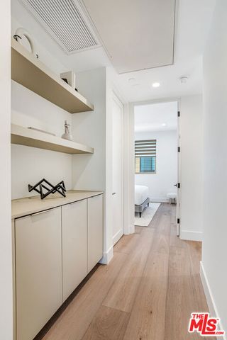 1573 Hi Point Street, Los Angeles, CA 90035