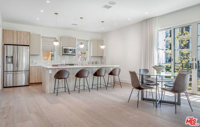 1573 Hi Point Street, Los Angeles, CA 90035