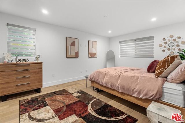 1573 Hi Point Street, Los Angeles, CA 90035