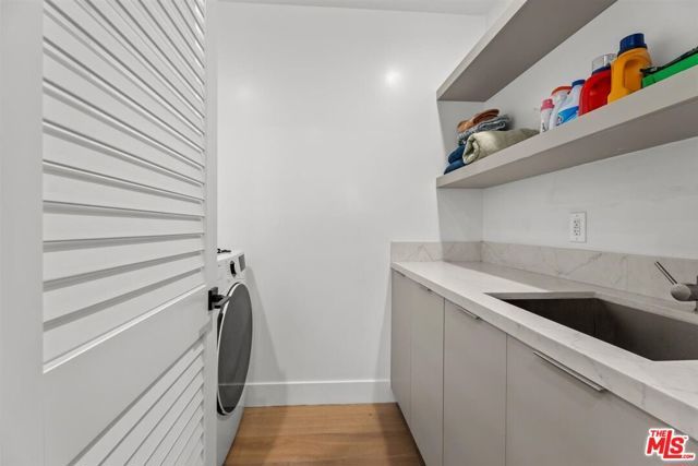 1573 Hi Point Street, Los Angeles, CA 90035