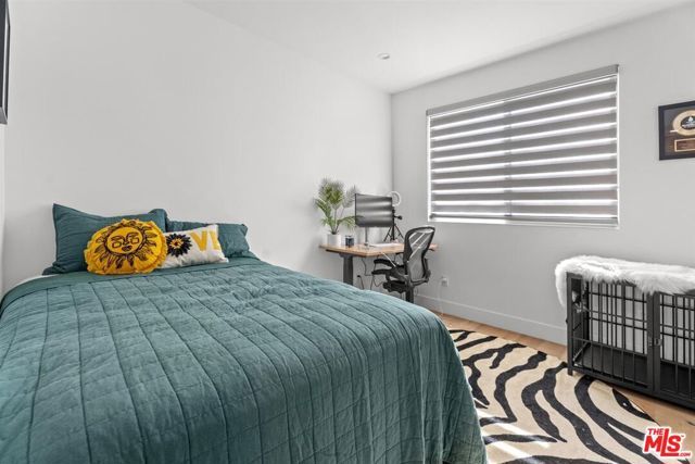 1573 Hi Point Street, Los Angeles, CA 90035