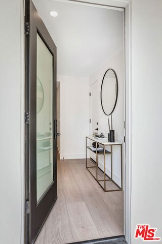 1573 Hi Point Street, Los Angeles, CA 90035