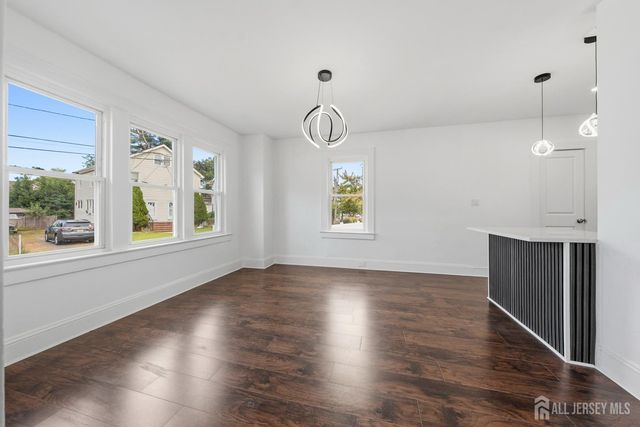 203 S washington Street, Dunellen, NJ 08812