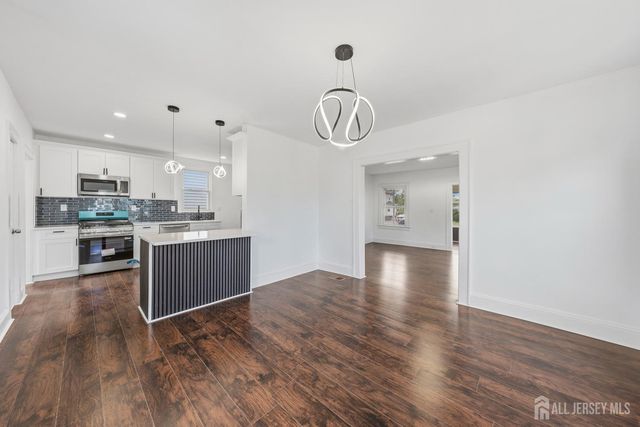 203 S washington Street, Dunellen, NJ 08812