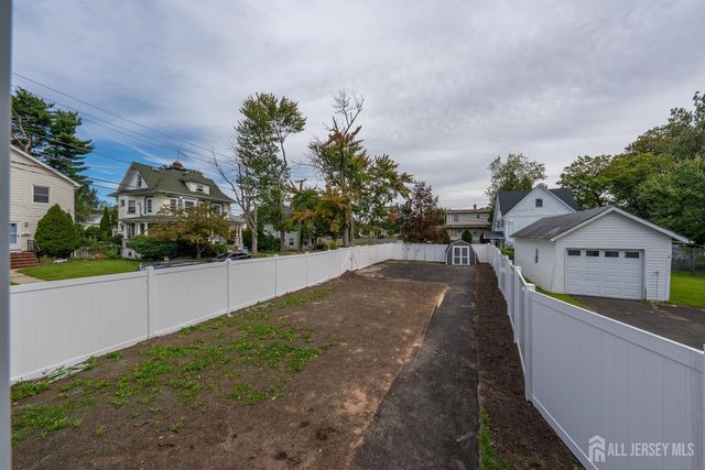 203 S washington Street, Dunellen, NJ 08812