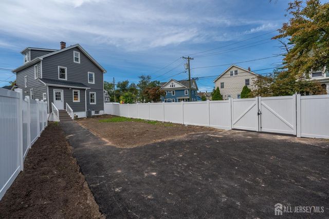 203 S washington Street, Dunellen, NJ 08812