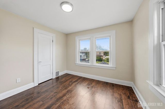 203 S washington Street, Dunellen, NJ 08812