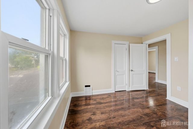 203 S washington Street, Dunellen, NJ 08812