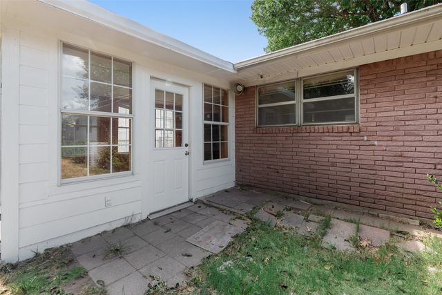 1716 Harris Street, Gainesville, TX 76240