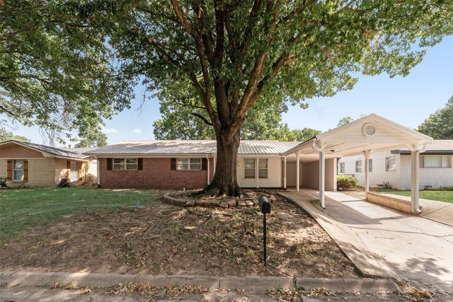 1716 Harris Street, Gainesville, TX 76240