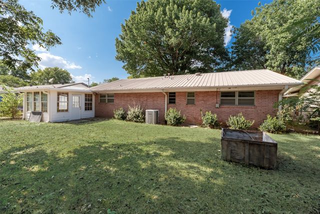 1716 Harris Street, Gainesville, TX 76240