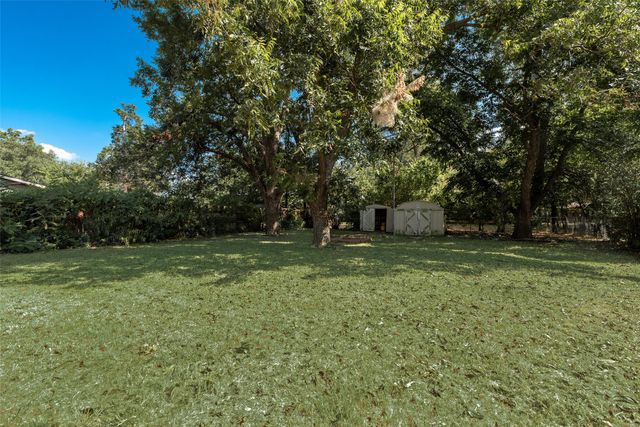 1716 Harris Street, Gainesville, TX 76240