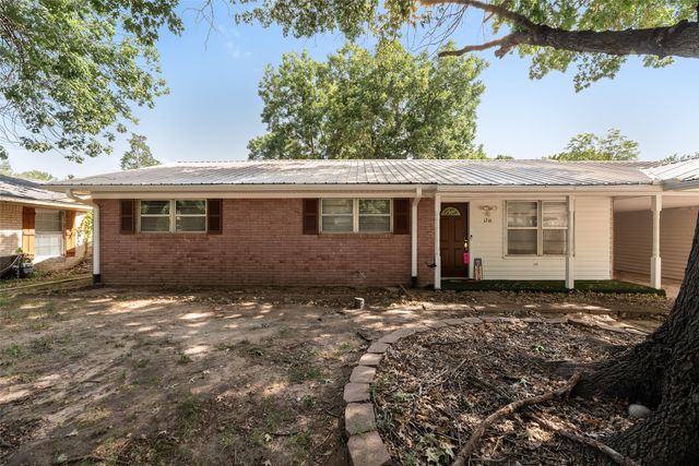 1716 Harris Street, Gainesville, TX 76240
