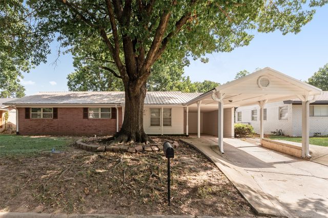 1716 Harris Street, Gainesville, TX 76240