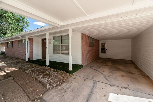 1716 Harris Street, Gainesville, TX 76240