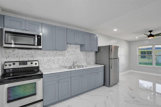 260 NE 41st Street, Oakland Park, FL 33334