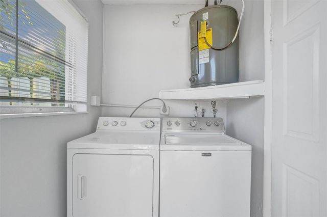260 NE 41st Street, Oakland Park, FL 33334