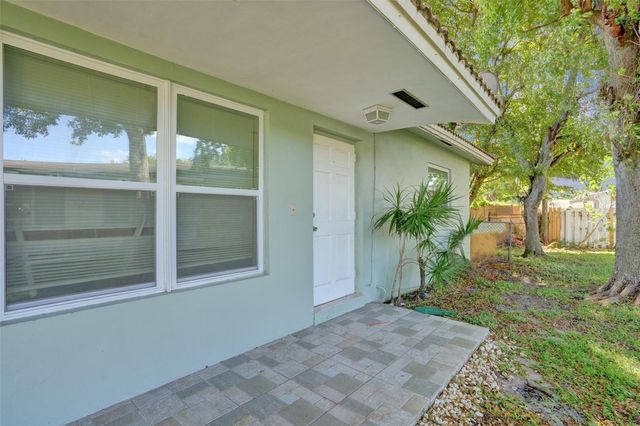260 NE 41st Street, Oakland Park, FL 33334
