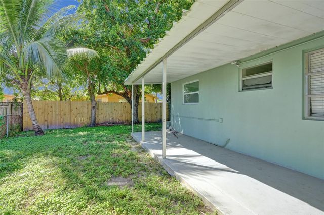 260 NE 41st Street, Oakland Park, FL 33334
