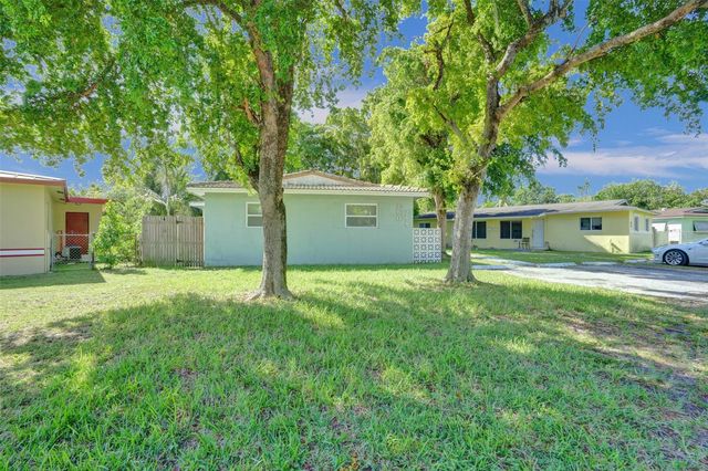 260 NE 41st Street, Oakland Park, FL 33334