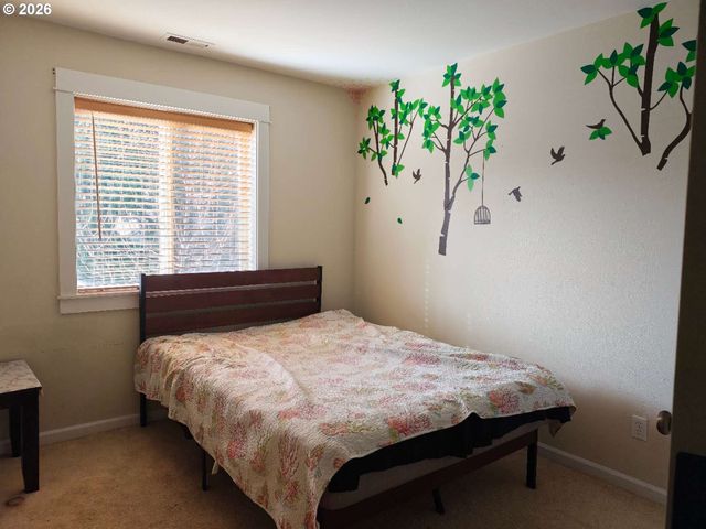 8826 Se BROOKLYN St, Portland, OR 97266