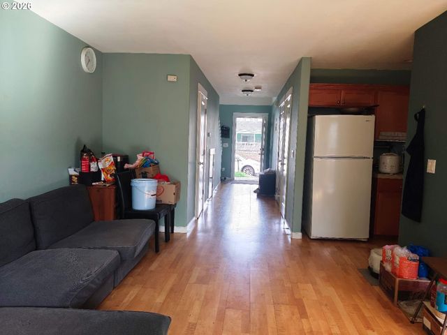 8826 Se BROOKLYN St, Portland, OR 97266